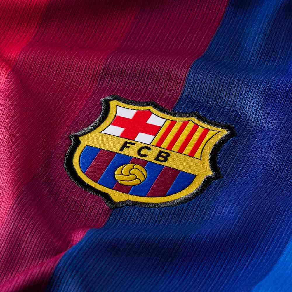 FC Barcelona Home Women Uniform 2026/27 - angle 4
